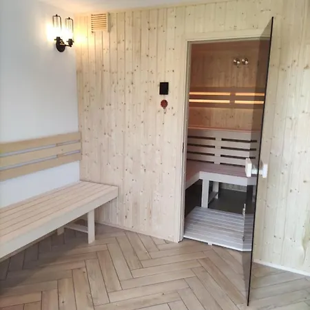 Wanda - Duzy Ogrod Z Hot-tube I Sauna Вилла *