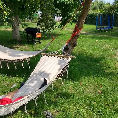 Wanda - Duży Ogród Z Hot-tube I Sauna *
