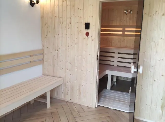 Wanda - Duzy Ogrod Z Hot-tube I Sauna Villa *