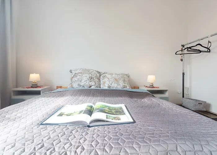 Wanda - Duzy Ogrod Z Hot-tube I Sauna Villa *